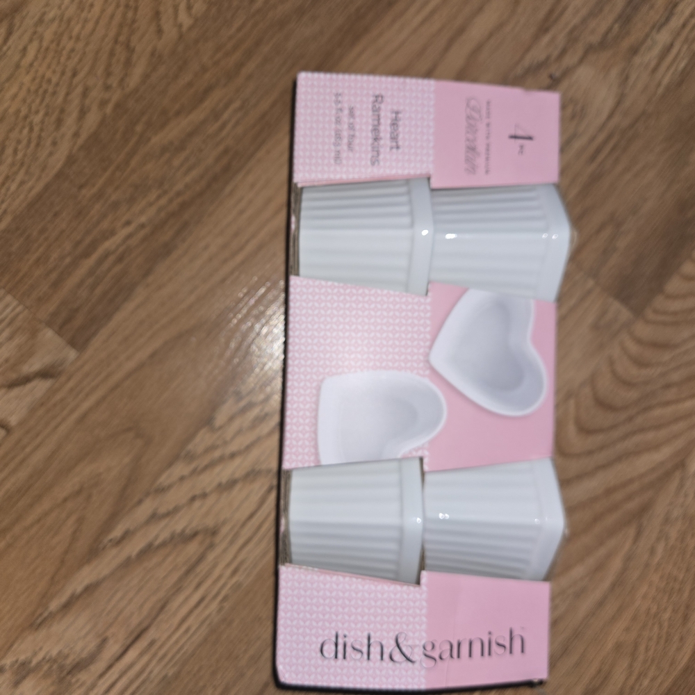 White Heart Ramekins Set